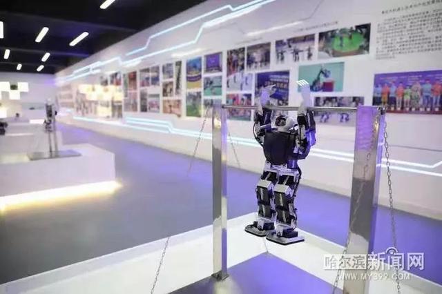 我国首家!人工智能机器人博物馆落户远东理工学院