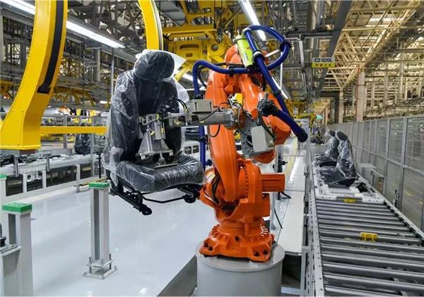 36年3次"变道"创业:小康股份借赛力斯构建新能源造车赛道